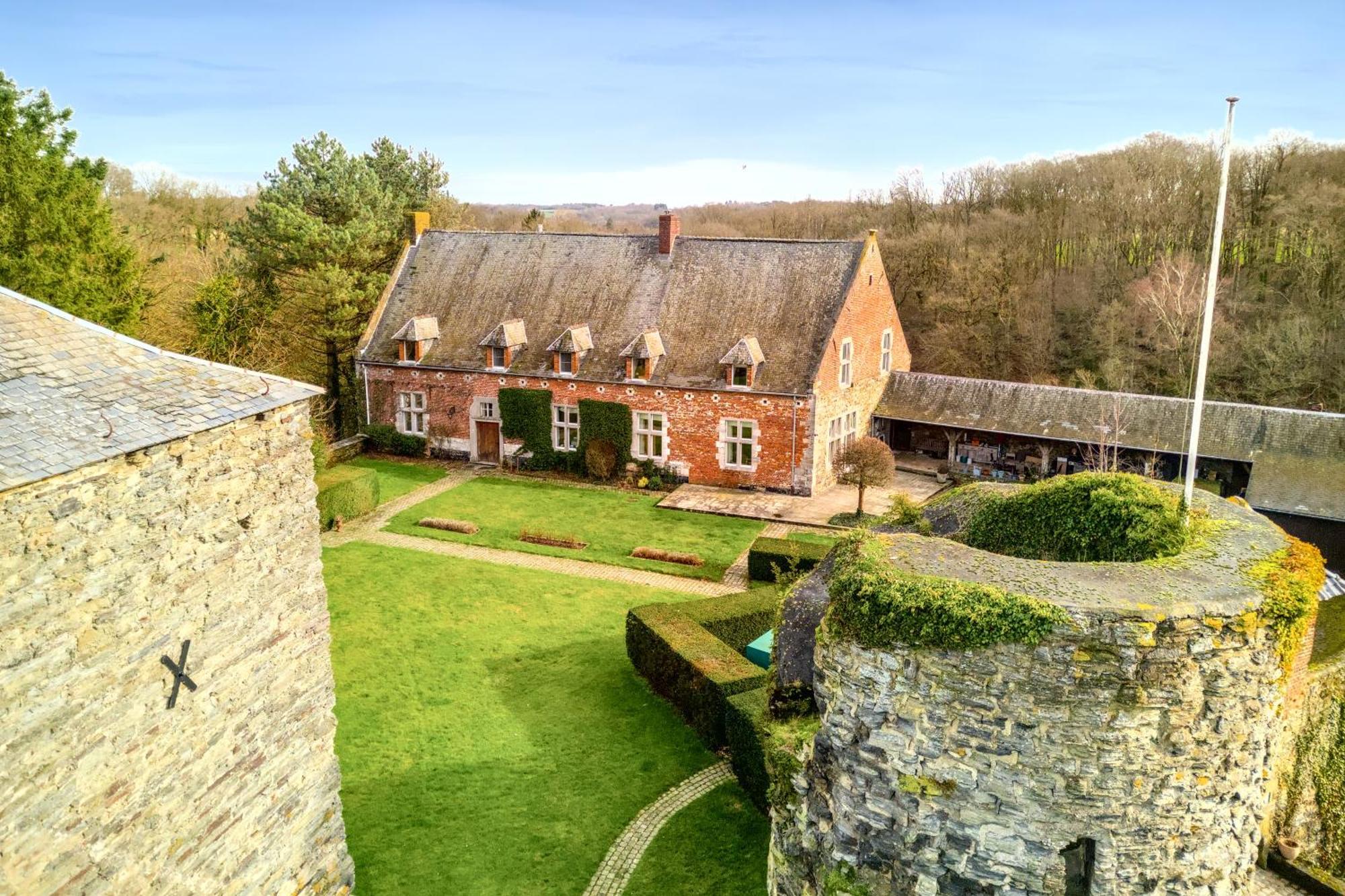 Le Gite Du Chateau - Domaine Des Trois Tilleuls Villers-la-Ville Екстер'єр фото